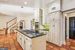 9939 Bentcross Dr, Potomac, MD 20854 - Photo 17