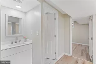 1405 Matthews Dr, Rockville, MD 20851 - Photo 21