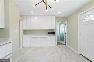 1405 Matthews Dr, Rockville, MD 20851 - Photo 9