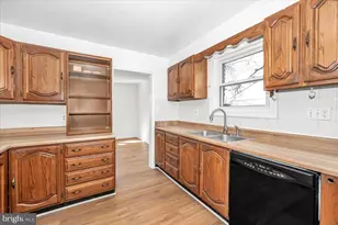 11852 Huggins Dr, Silver Spring, MD 20902 - Photo 7