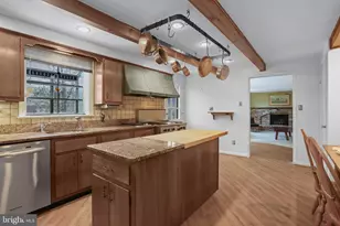 11209 Farmland Dr, Rockville, MD 20852 - Photo 9