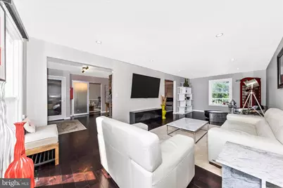 17104 Laburnum Ct, Rockville, MD 20855 - Photo 9