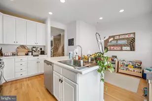 519 Casey Ln, Rockville, MD 20850 - Photo 11