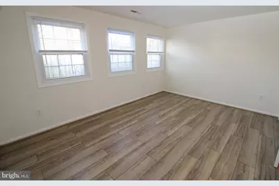 884 Quince Orchard Boulevard, Gaithersburg, MD 20878 - Photo 13