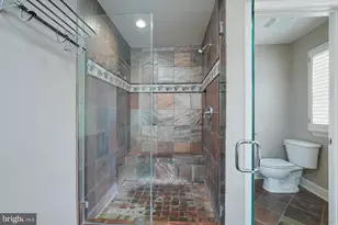 300 Lisa Oaks Way, Rockville, MD 20850 - Photo 17