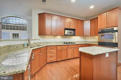 300 Lisa Oaks Way, Rockville, MD 20850 - Photo 9