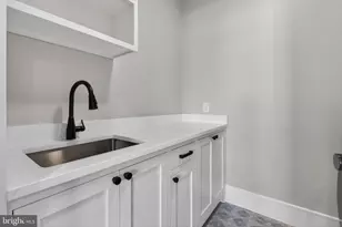 8722 Ewing Dr, Bethesda, MD 20817 - Photo 39
