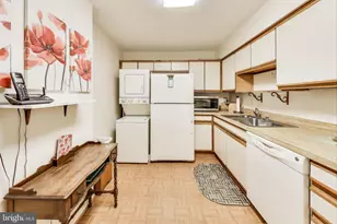 3330 N Leisure World Blvd, Silver Spring, MD 20906 - Photo 7