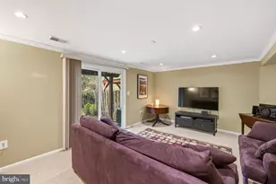 135 Kinsman View Cir, Silver Spring, MD 20901 - Photo 25