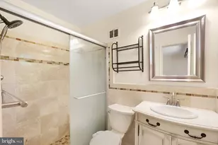 6928 Winterberry Ln, Bethesda, MD 20817 - Photo 21