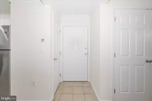 7 Booth St, Gaithersburg, MD 20878 - Photo 3