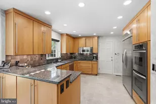 7556 Pepperell Dr, Bethesda, MD 20817 - Photo 11