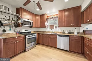 301 Dale Dr, Silver Spring, MD 20910 - Photo 9