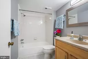 11419 Commonwealth Dr, Rockville, MD 20852 - Photo 25