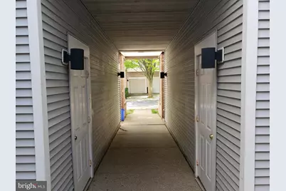 18022 Royal Bonnet Circle, Montgomery Village, MD 20886 - Photo 3