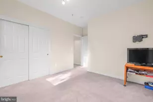 300 High Gables Dr, Gaithersburg, MD 20878 - Photo 13