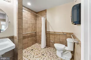 9201 Rosemont Dr, Gaithersburg, MD 20877 - Photo 17