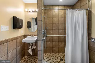 9201 Rosemont Dr, Gaithersburg, MD 20877 - Photo 31