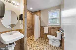 9201 Rosemont Dr, Gaithersburg, MD 20877 - Photo 15