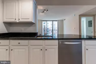 11710 Old Georgetown Rd, North Bethesda, MD 20852 - Photo 9