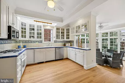 4913 Chevy Chase Boulevard, Chevy Chase, MD 20815 - Photo 13