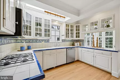 4913 Chevy Chase Boulevard, Chevy Chase, MD 20815 - Photo 15