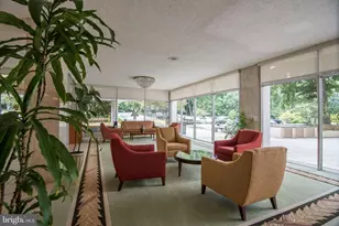 10201 Grosvenor Pl, Rockville, MD 20852 - Photo 3