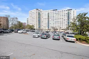 10201 Grosvenor Pl, Rockville, MD 20852 - Photo 31