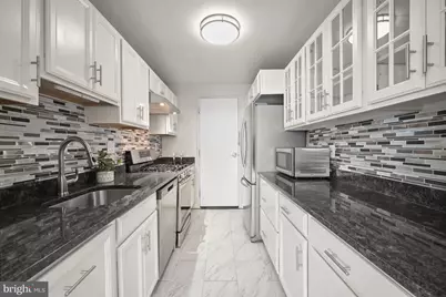 10201 Grosvenor Place #1215, Rockville, MD 20852 - Photo 11
