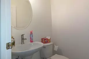 8835 Tuckerman Ln, Potomac, MD 20854 - Photo 9