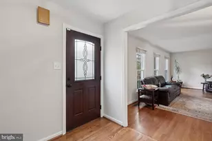 11204 Trippon Ct, North Potomac, MD 20878 - Photo 3