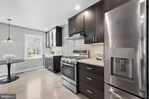 7 Bentley Ct, Rockville, MD 20850 - Photo 3