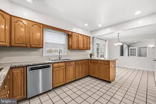 7520 Royal Dominion Dr, Bethesda, MD 20817 - Photo 17