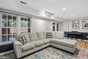 405 Winding Rose Dr, Rockville, MD 20850 - Photo 35