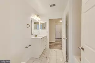 15300 Diamond Cove Terrace, Rockville, MD 20850 - Photo 17