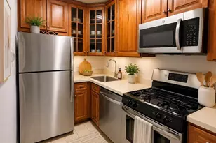 4242 East-West Hwy, Chevy Chase, MD 20815 - Photo 9