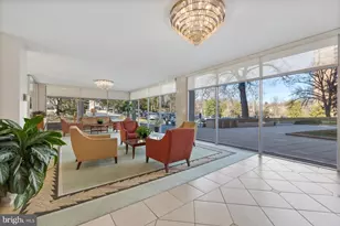 10201 Grosvenor Pl, Rockville, MD 20852 - Photo 5