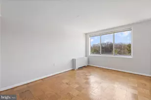 10201 Grosvenor Pl, Rockville, MD 20852 - Photo 9