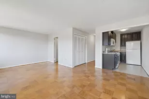 10201 Grosvenor Pl, Rockville, MD 20852 - Photo 7