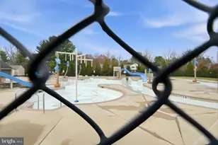 10025 Maple Leaf Dr, Gaithersburg, MD 20886 - Photo 31