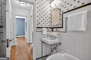 402 Dale Dr, Silver Spring, MD 20910 - Photo 15