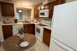 407 Palmtree Dr, Gaithersburg, MD 20878 - Photo 3