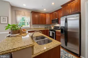 18721 Falling River Dr, Gaithersburg, MD 20879 - Photo 7