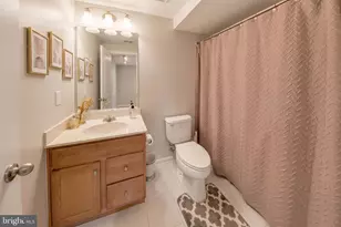 18721 Falling River Dr, Gaithersburg, MD 20879 - Photo 17