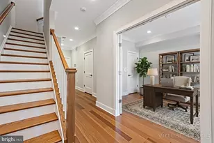 10274 Grosvenor Pl, North Bethesda, MD 20852 - Photo 5