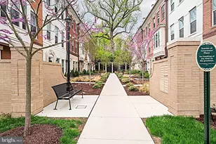 10274 Grosvenor Pl, North Bethesda, MD 20852 - Photo 3