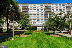 8315 Brook Ln, Bethesda, MD 20814 - Photo 19