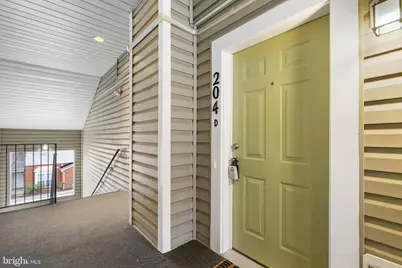 204 Fallsgrove Boulevard #20, Rockville, MD 20850 - Photo 3
