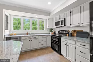 7913 Briarheath Ct, Gaithersburg, MD 20882 - Photo 7