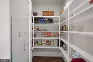 7506 Persimmon Tree Ln, Bethesda, MD 20817 - Photo 7